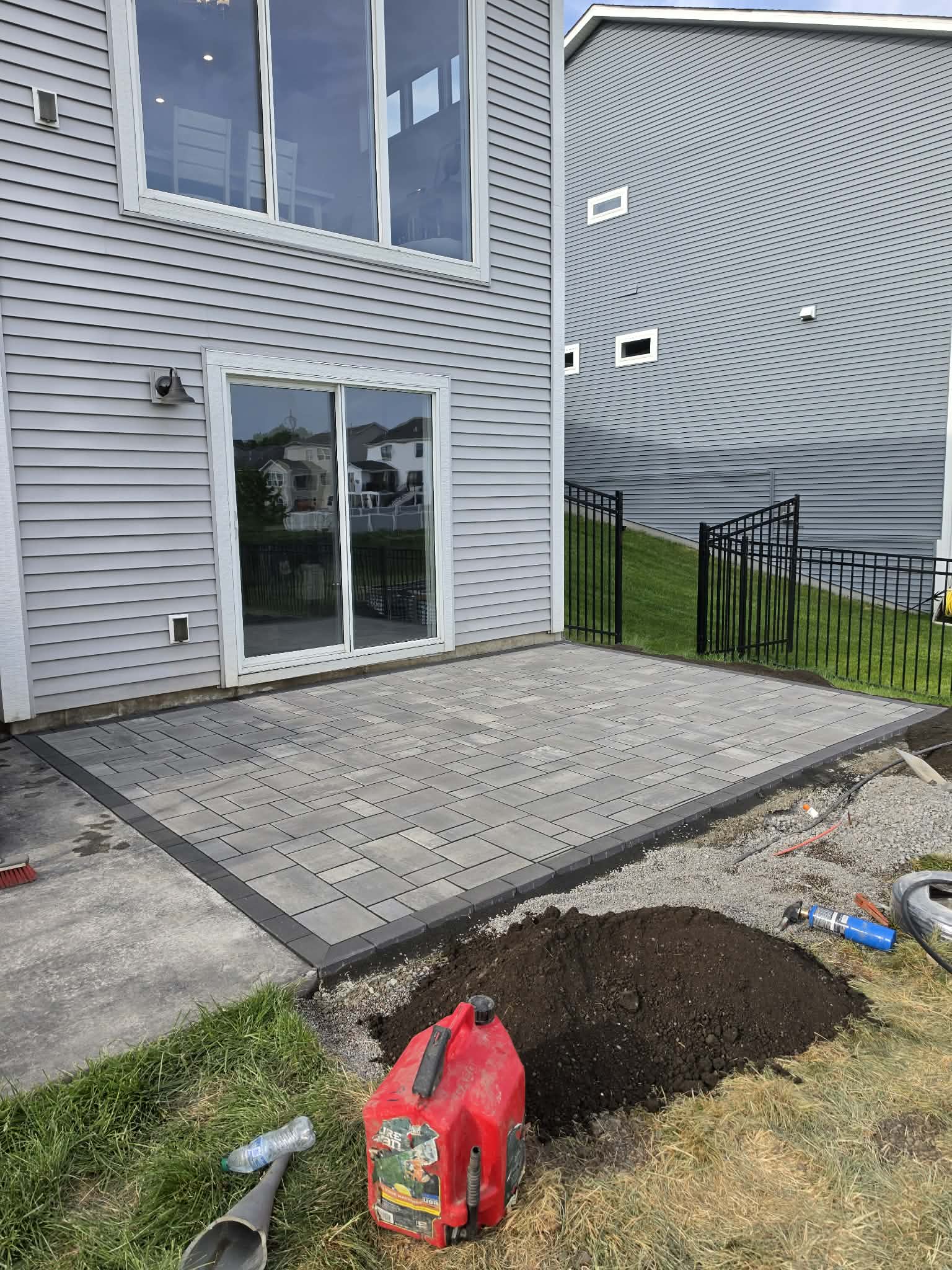 Gallery photos for What a Paver Patio Looks Like Built the Right Way: Image #2