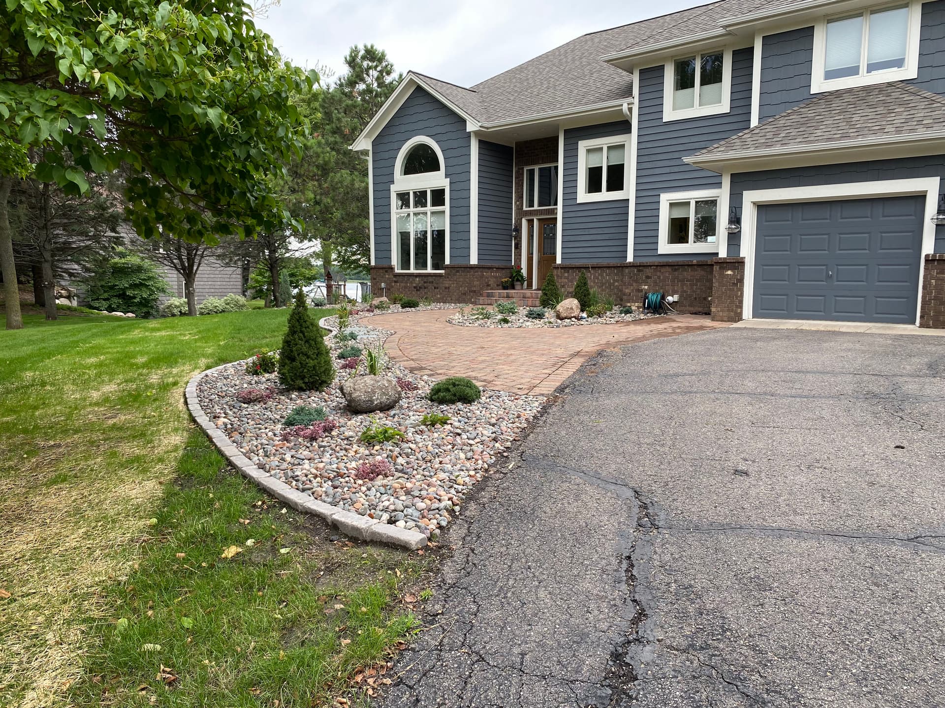 Gallery photos for Full Landscape Renovation in Waconia MN Front to Back: Image #1